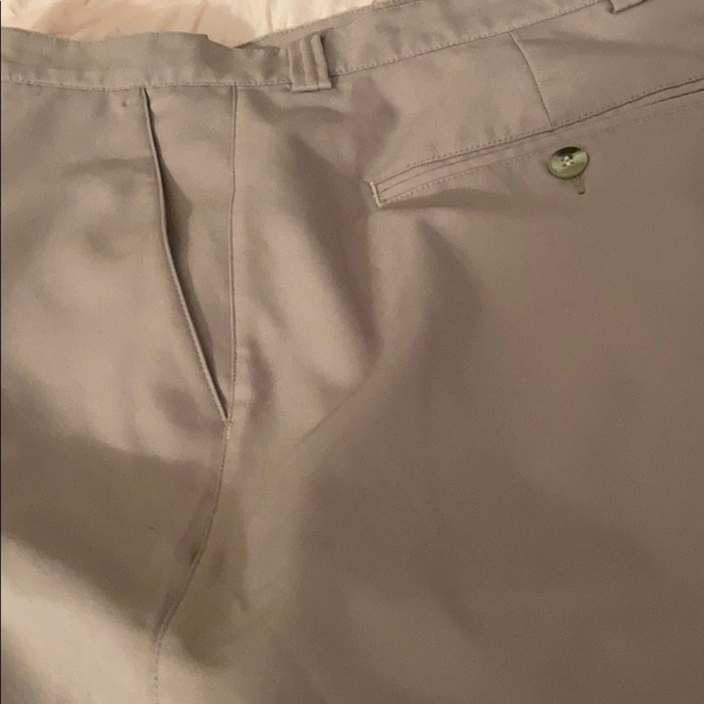Men’s golf shorts
